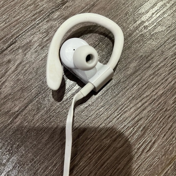 Powerbeats3 - Picture 3 of 7